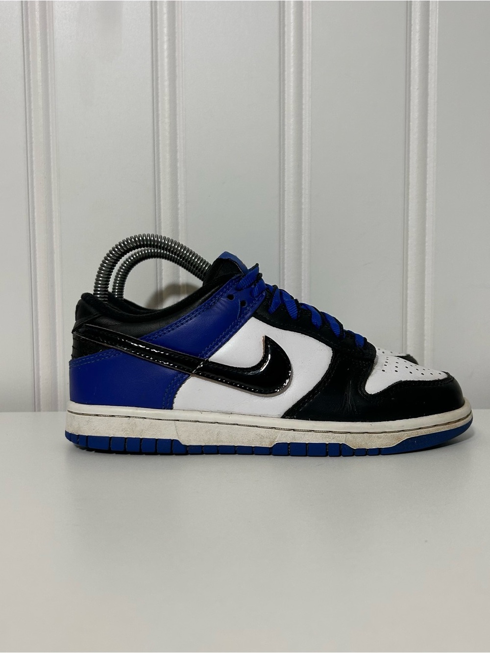 Nike dunk low blue white black